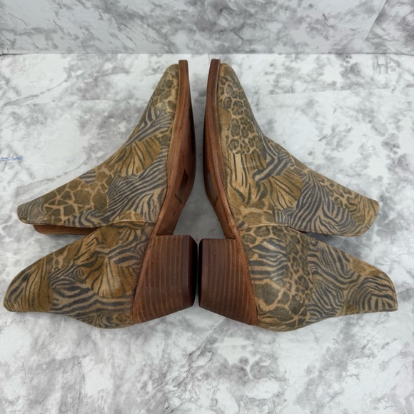 NWOT FREE PEOPLE Women’s Sz 37 Animal Print Charm Double V Western Suede Booties - Picture 8 of 16